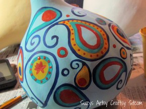 Paisley Chickens/Suzys Artsy Craftsy Sitcom #crafts #painting #gourd art