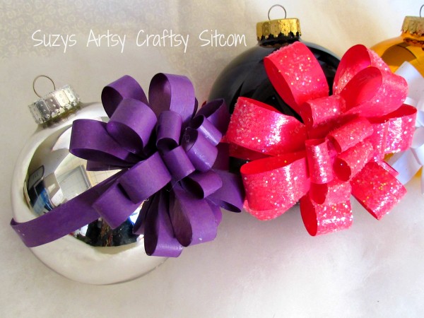 Wrapped Ornaments / Suzys Artsy Craftsy Sitcom #Christmas #ornaments #paper crafts