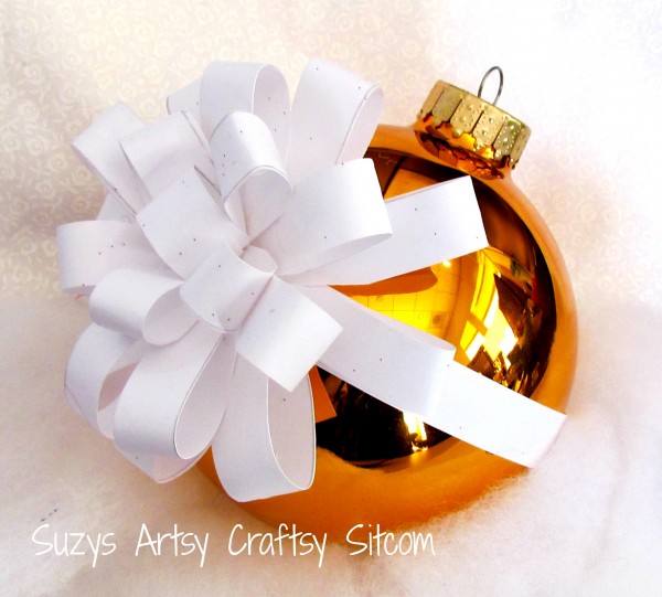 Wrapped Ornaments / Suzys Artsy Craftsy Sitcom #Christmas #paper crafts