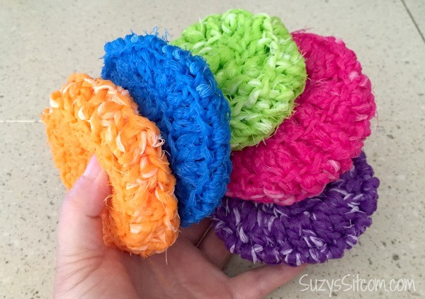 How to Make Pot Scrubbers From Nylon Netting