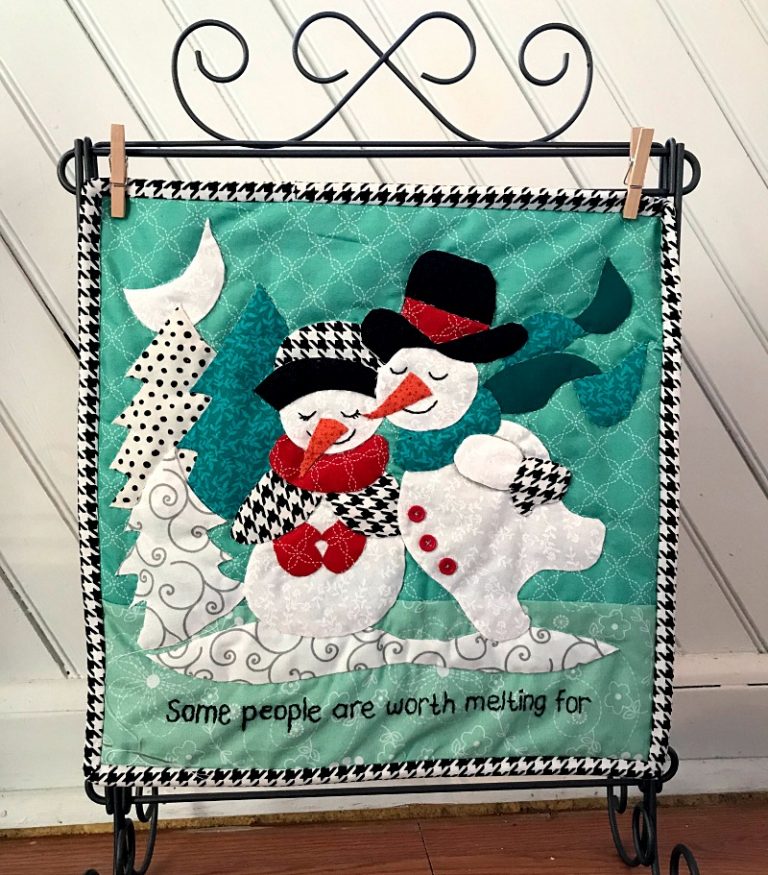 Join the Monthly Table Runner Series Sew Along!